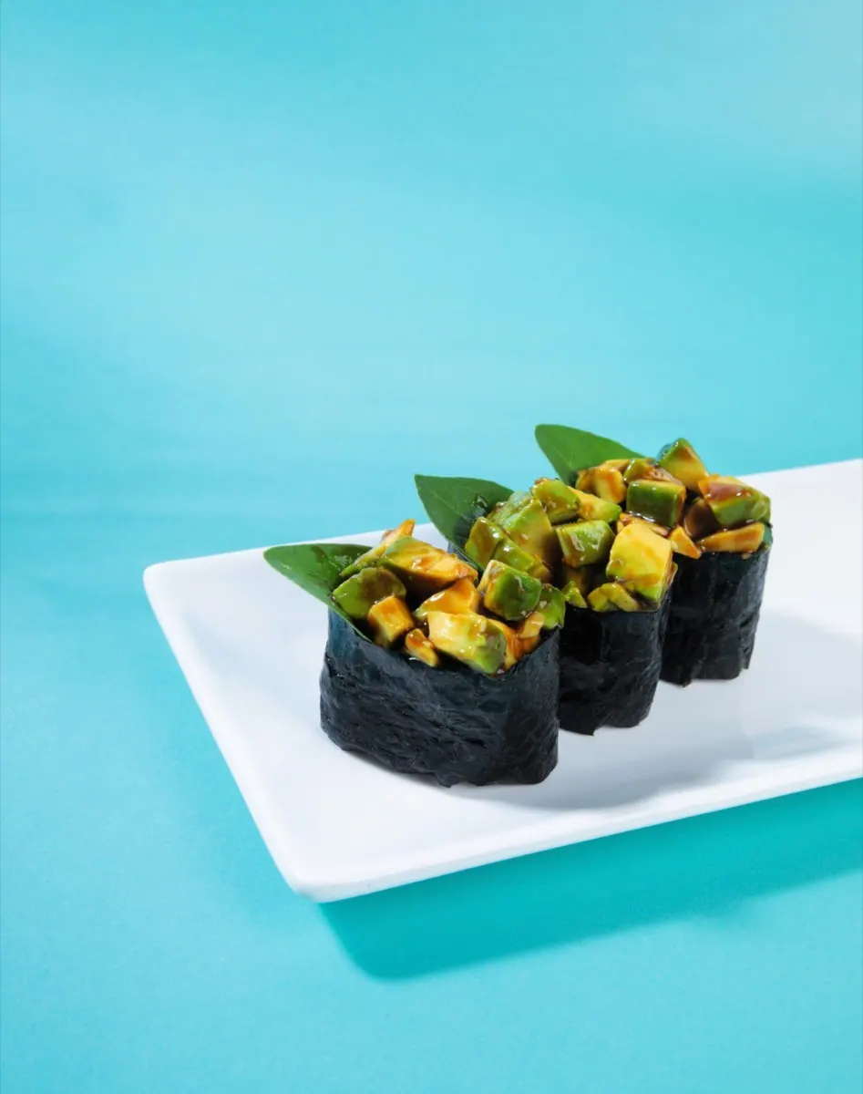 Gunkan with avocado