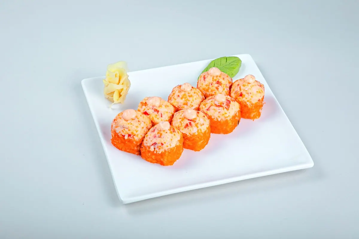 Roll with crab and paprika
