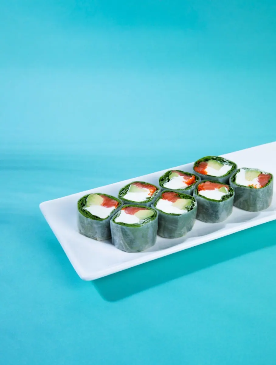 Roll without rice with salmon
